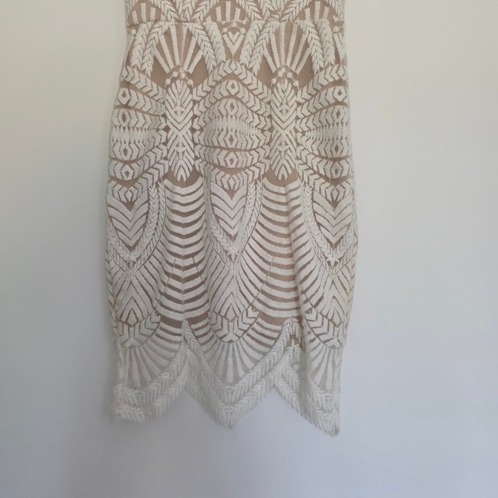 Hello Molly White Lace Overlay Bodycon Mini Dress V Neck Sleeveless Size S US 4 - Picture 16 of 16
